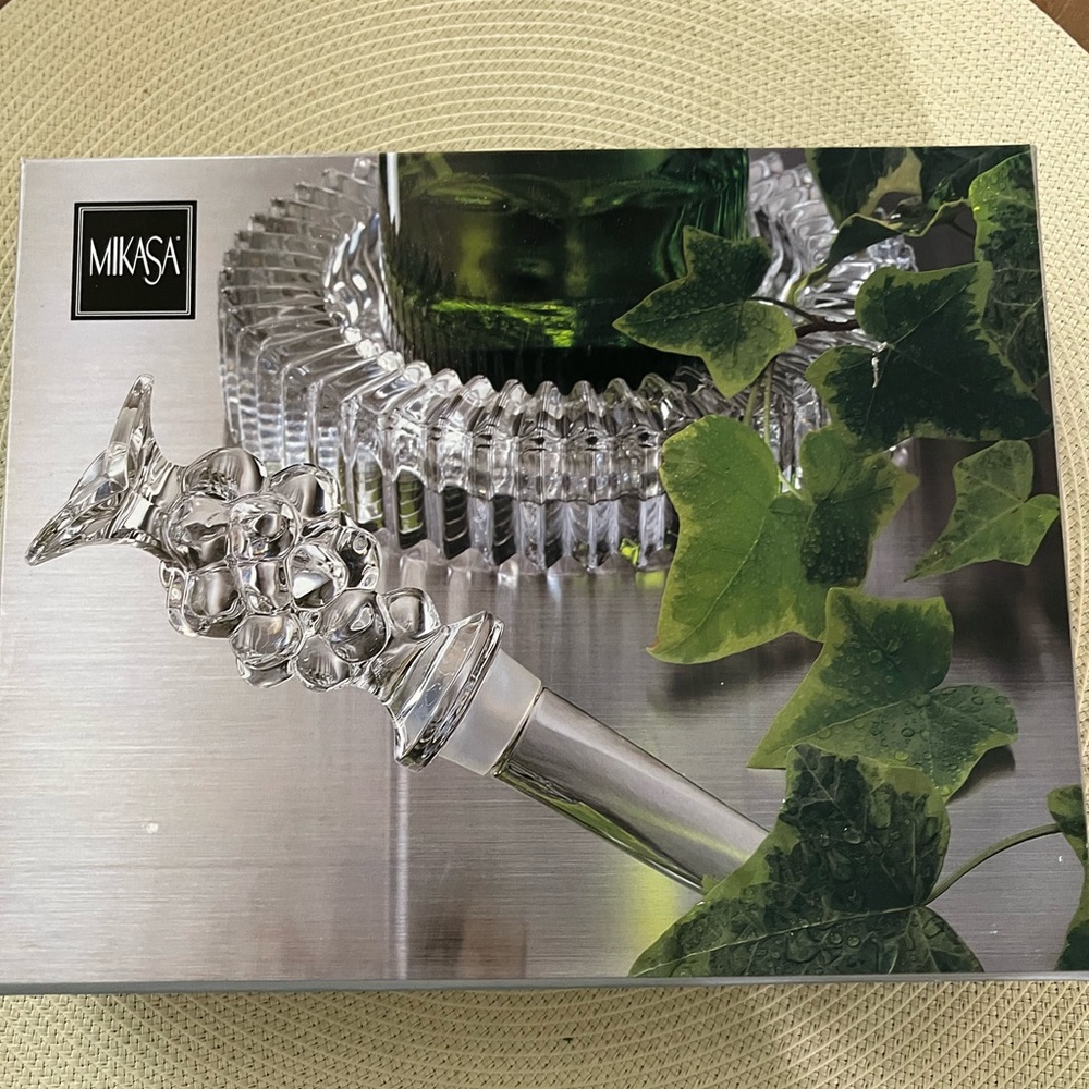 Mikasa Crystal Wine coaster and stopper set